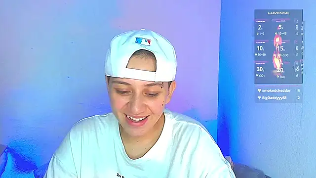 Snapshot of aron_wi chatting on 15, 12, 2024 aron wi online show from 15, 12, 2024