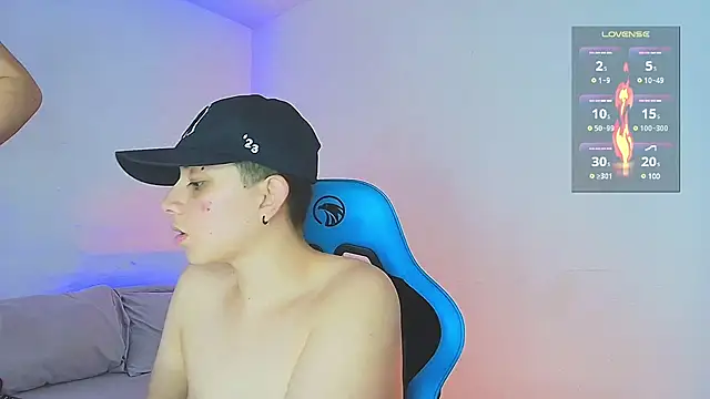 Snapshot of aron_wi chatting on 18, 12, 2024 aron wi online show from 18, 12, 2024