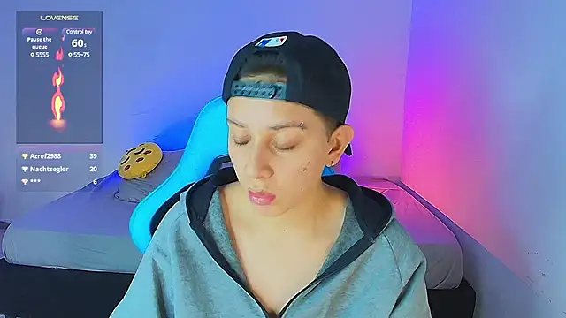 Snapshot of aron_wi chatting on 21, 1, 2025 aron wi online show from 21, 1, 2025