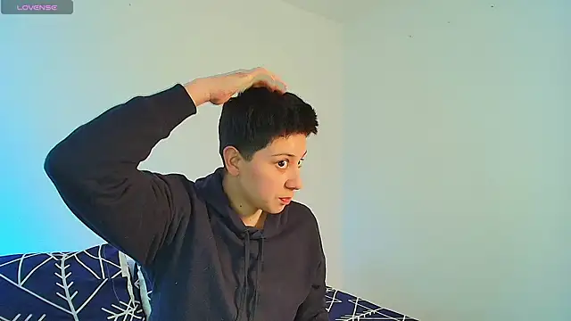 Snapshot of aron_wi chatting on 4, 3, 2025 aron wi online show from 4, 3, 2025