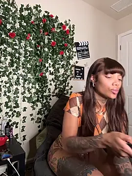 butterflybootyy online show from 3, 11, 2025