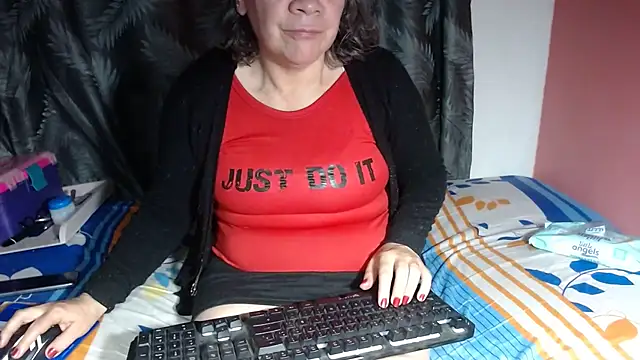 Elizabeth68 online show from 22, 12, 2024