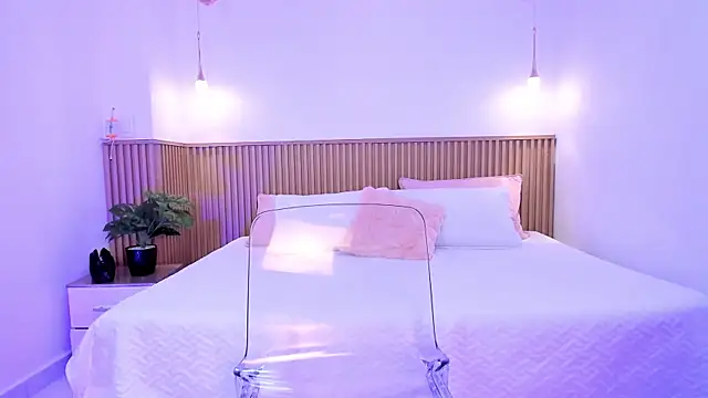 Bella reaset18 online show from 20, 12, 2024