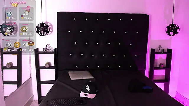 Snapshot of Mowgli_FFun chatting on 9, 10, 2025 Mowgli FFun online show from 9, 10, 2025