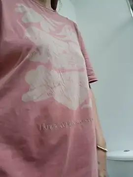 Lizzymontanaa online show from 6, 11, 2025