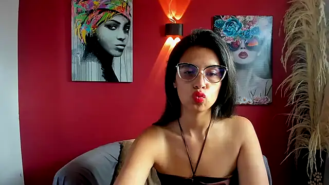 PaolaMendez  online show from 18, 12, 2024
