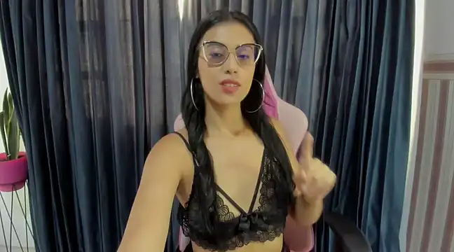 PaolaMendez  online show from 18, 2, 2025