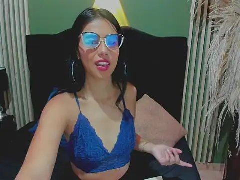 PaolaMendez  online show from 1, 3, 2025