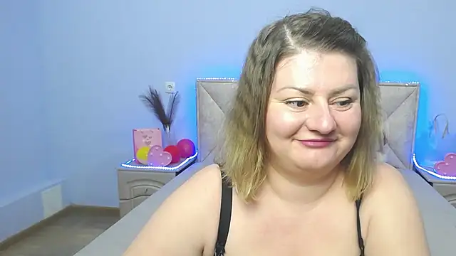 ZannaDreil online show from 1, 2, 2025