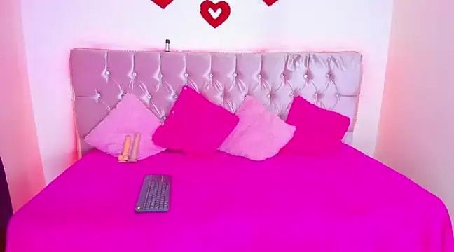 Cristal moon1 online show from 5, 12, 2024