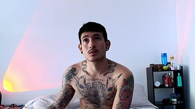 anika lowen02 online show from 9, 12, 2024