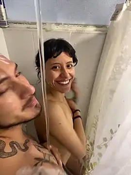 anika lowen02 online show from 16, 1, 2025