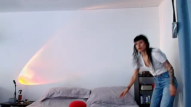 anika lowen02 online show from 18, 2, 2025