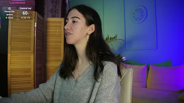 Snapshot of Belle_Via chatting on 23, 10, 2025 Belle Via online show from 23, 10, 2025