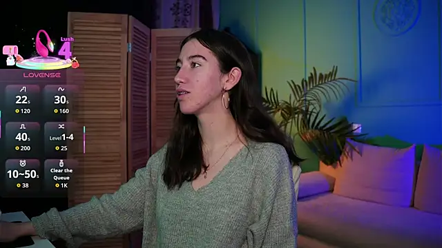 Snapshot of Belle_Via chatting on 24, 10, 2025 Belle Via online show from 24, 10, 2025