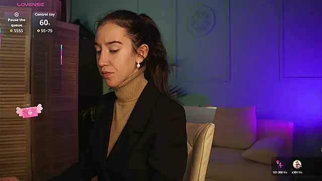 Snapshot of Belle_Via chatting on 14, 11, 2025 Belle Via online show from 14, 11, 2025