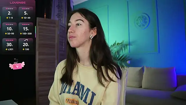 Snapshot of Belle_Via chatting on 15, 11, 2025 Belle Via online show from 15, 11, 2025