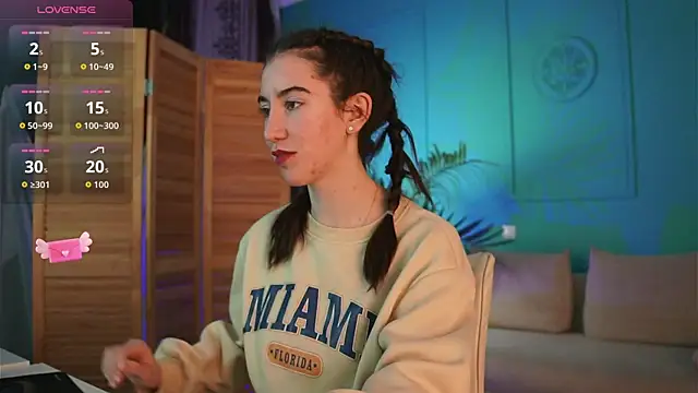 Snapshot of Belle_Via chatting on 27, 11, 2025 Belle Via online show from 27, 11, 2025