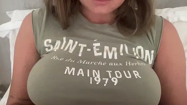KaraLeee online show from 1, 3, 2025