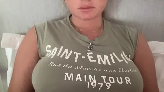 KaraLeee online show from 4, 3, 2025