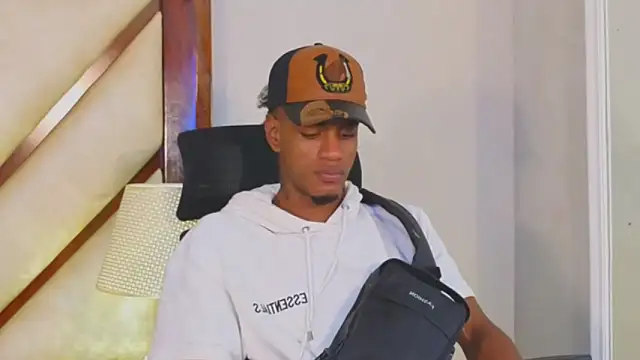 AaronCruz  online show from 21, 12, 2024