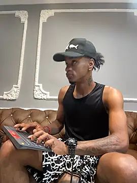 AaronCruz  online show from 26, 12, 2024