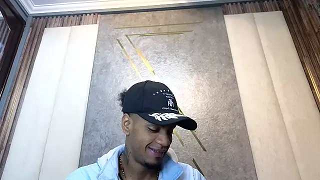 AaronCruz  online show from 25, 2, 2025
