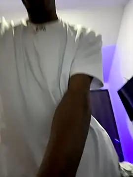 AaronCruz  online show from 18, 10, 2025