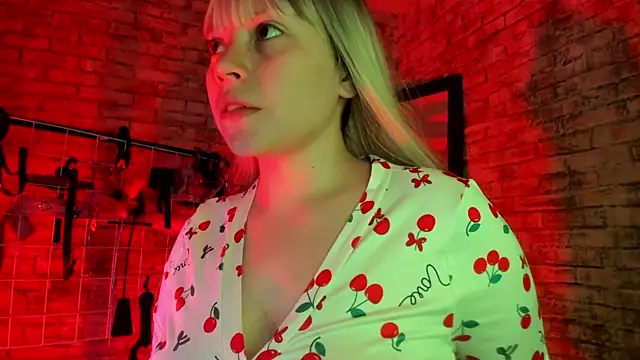 Cherry xoxx online show from 24, 10, 2025