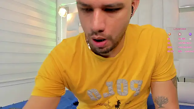 Jacoob19  online show from 4, 12, 2024