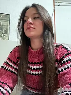 Snapshot of LucyEvans_ chatting on 21, 10, 2025 LucyEvans online show from 21, 10, 2025