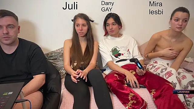 fcjuicy pussy online show from 9, 1, 2025