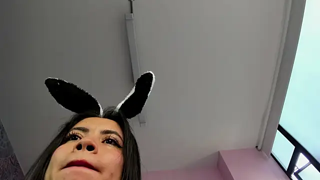 soyzarahtorres online show from 4, 1, 2025