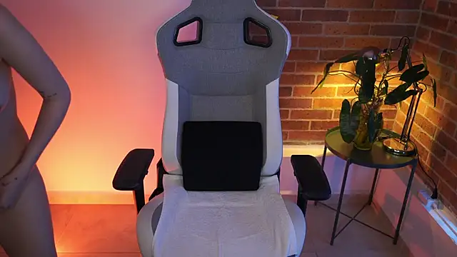 anyacutex online show from 18, 1, 2025