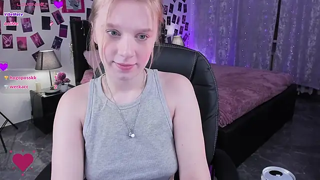 Snapshot of KarambaMoon chatting on 14, 2, 2025 KarambaMoon online show from 14, 2, 2025