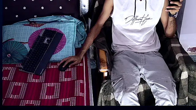 Snapshot of Habibi_big_b chatting on 10, 10, 2025 Habibi big b online show from 10, 10, 2025