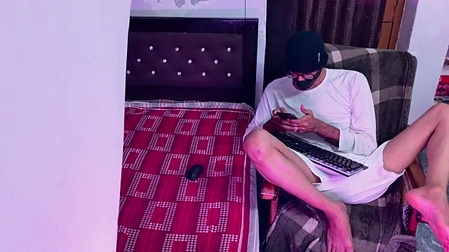 Snapshot of Habibi_big_b chatting on 16, 10, 2025 Habibi big b online show from 16, 10, 2025