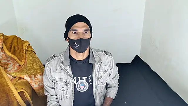 Snapshot of Habibi_big_b chatting on 18, 12, 2025 Habibi big b online show from 18, 12, 2025