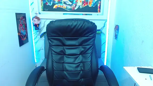 Snapshot of targuerian22 chatting on 8, 11, 2025 targuerian22 online show from 8, 11, 2025