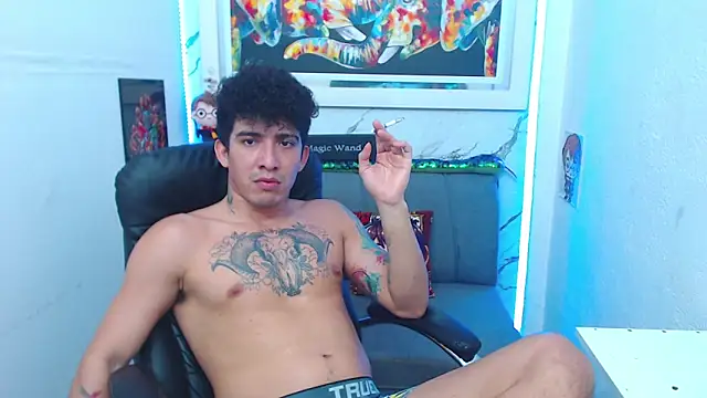 Snapshot of targuerian22 chatting on 8, 11, 2025 targuerian22 online show from 8, 11, 2025