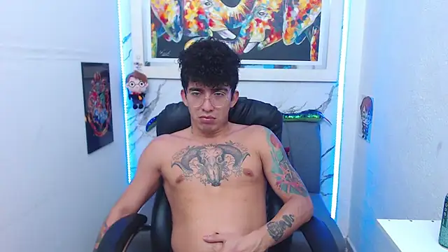 Snapshot of targuerian22 chatting on 9, 11, 2025 targuerian22 online show from 9, 11, 2025