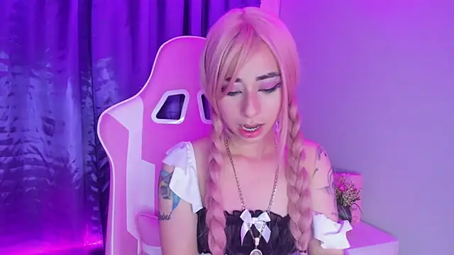 hanna  azumi online show from 24, 12, 2024