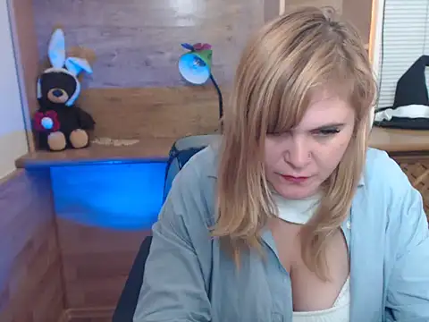 DaniellaKiss online show from 9, 10, 2025