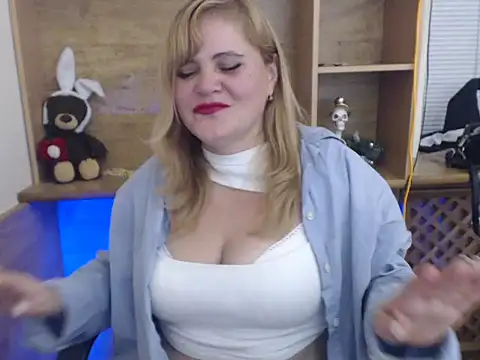 DaniellaKiss online show from 10, 10, 2025