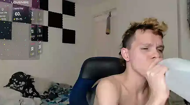 bryamado69 online show from 8, 1, 2025