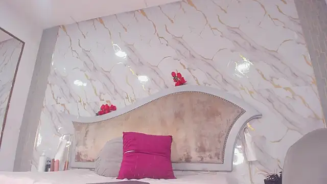 Snapshot of sarita_rouzze chatting on 9, 11, 2025 sarita rouzze online show from 9, 11, 2025