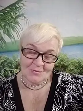 VioletSweet566 online show from 2, 12, 2024