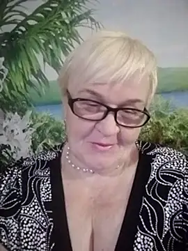 VioletSweet566 online show from 5, 12, 2024