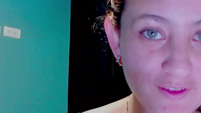 zoe jones3 online show from 26, 12, 2024
