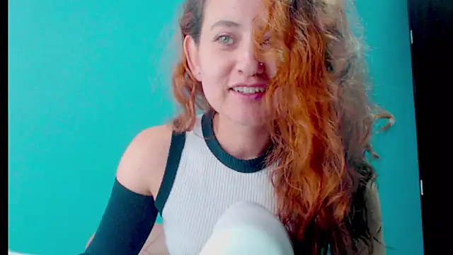 zoe jones3 online show from 25, 2, 2025